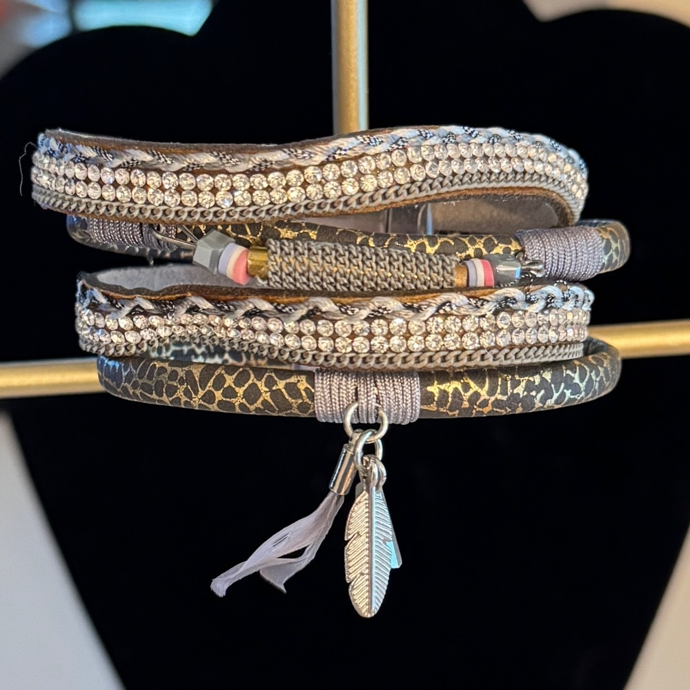 Pleather & Rhinestone Multi-Layered Magnetic Buckle Bracelet